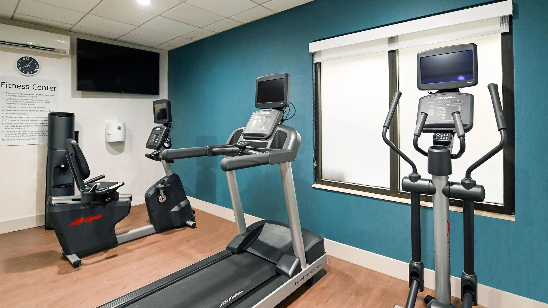 Holiday Inn Express Richmond Airport By Ihg Sandston Hotel