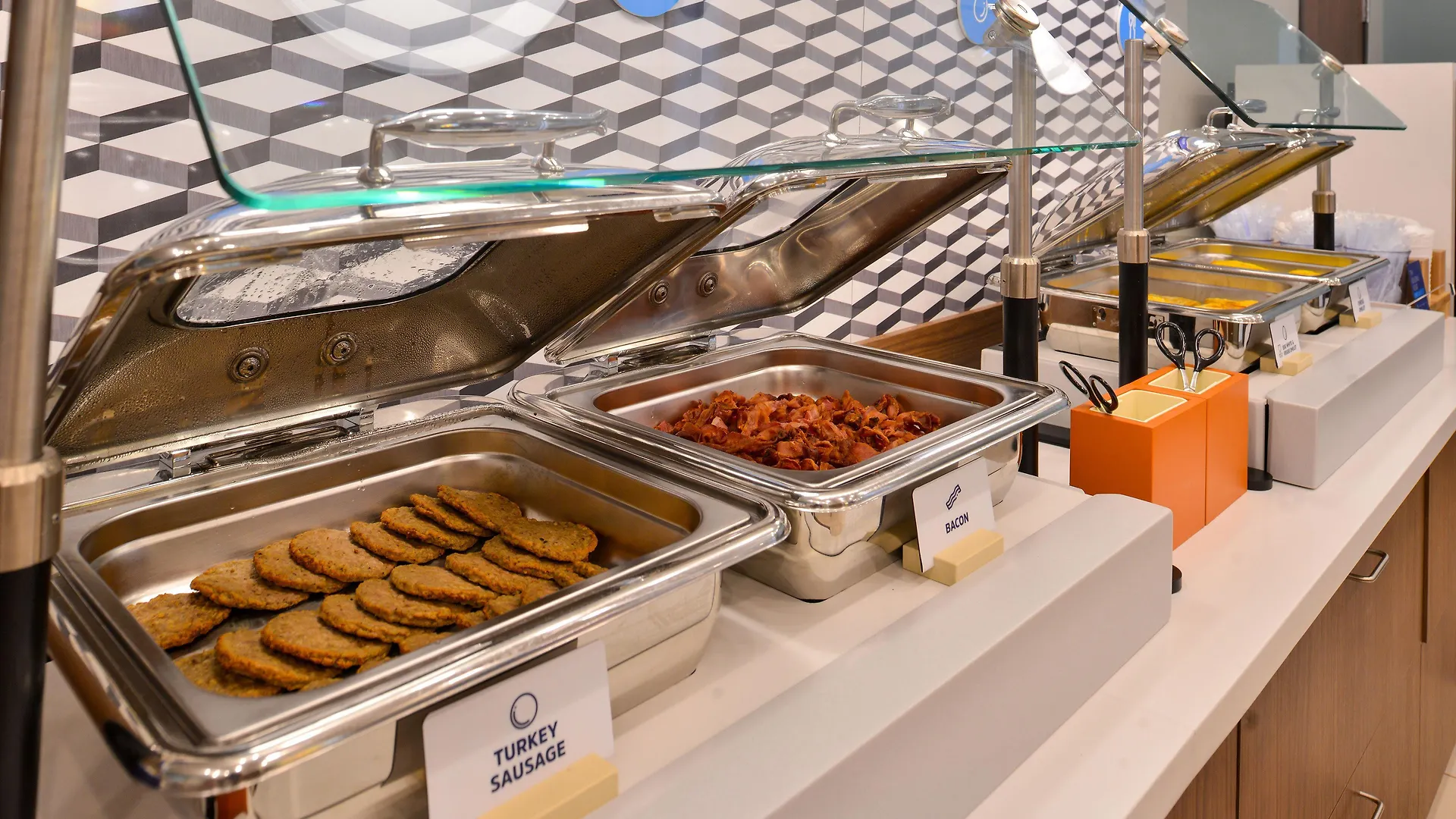 Holiday Inn Express Richmond Airport By Ihg Sandston Hotel