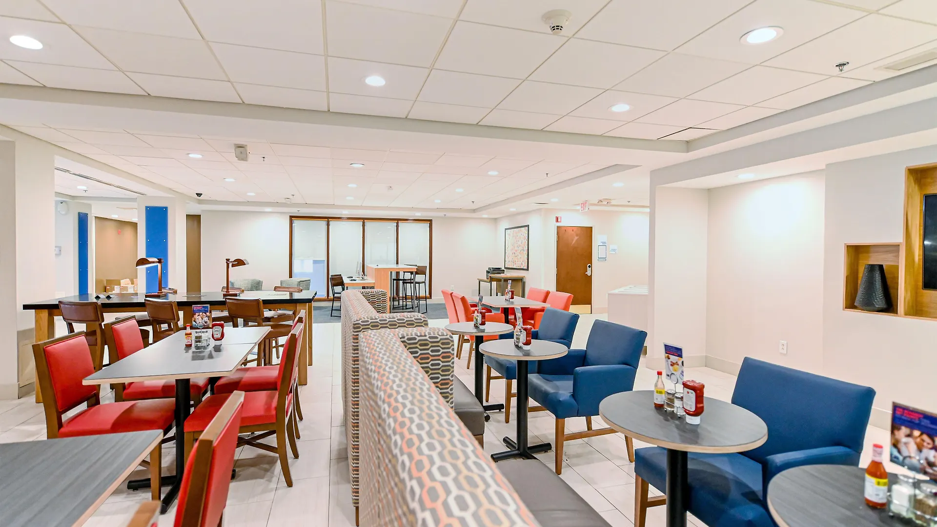 Holiday Inn Express Richmond Airport By Ihg Sandston Hotel